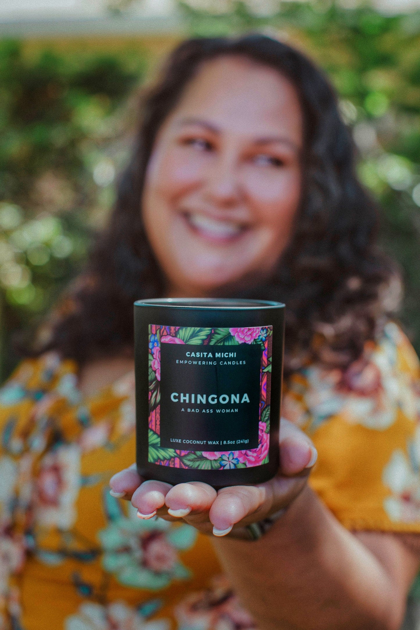 CHINGONA también conocida como Una mujer mala 8.5oz Vela